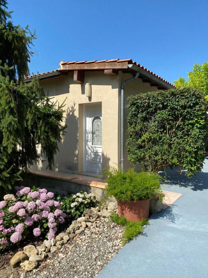 Gite Moncherie Colayrac-Saint-Cirq Exterior photo